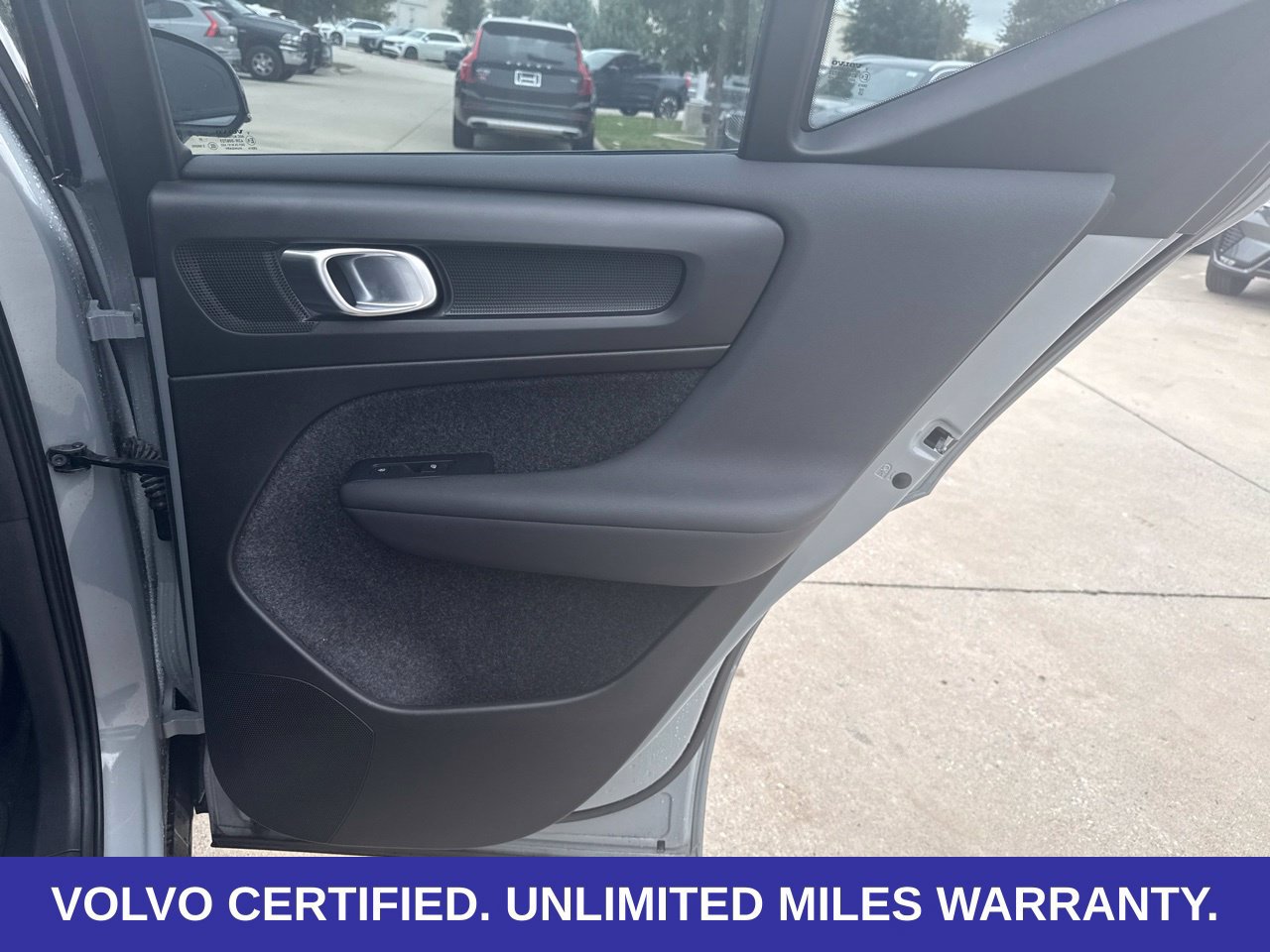 Certified 2024 Volvo XC40 B5 Ultimate w/ Protection Package Premier AWD/4WD image 22