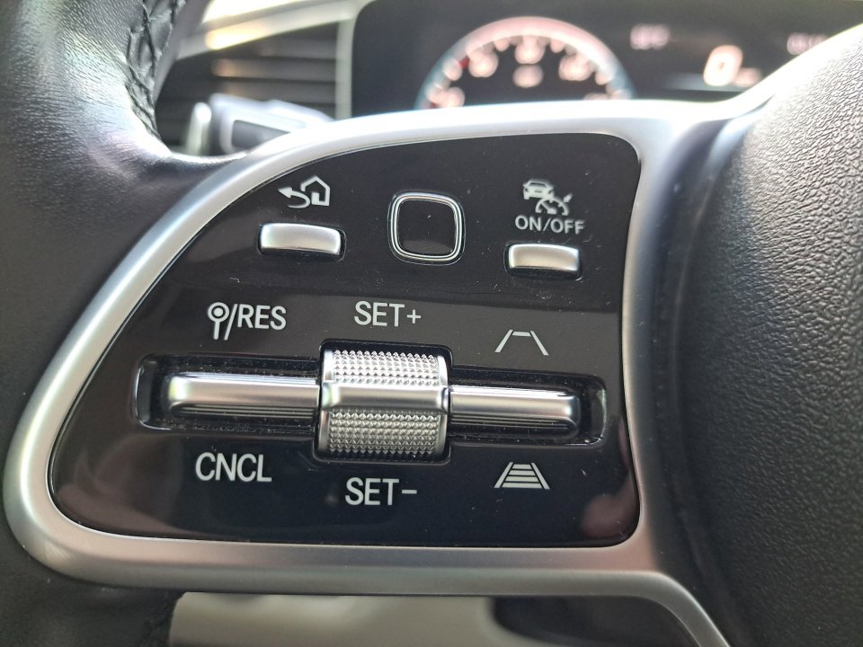 Used 2022 Mercedes-Benz GLS 580 4MATIC image 36