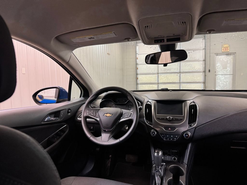Used 2017 Chevrolet Cruze LT FWD image 24