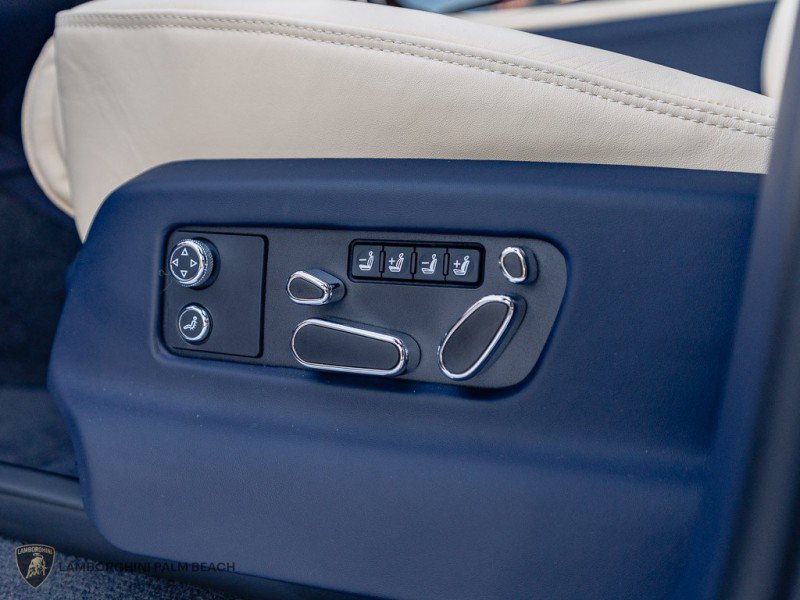 Used 2026 Bentley Bentayga Extended Wheelbase AWD/4WD image 29