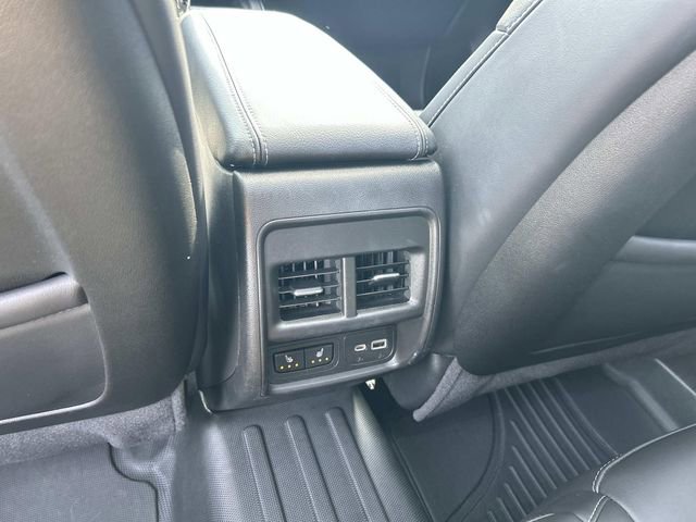 Used 2024 Cadillac XT4 Luxury w/ Cold Weather Package FWD image 19