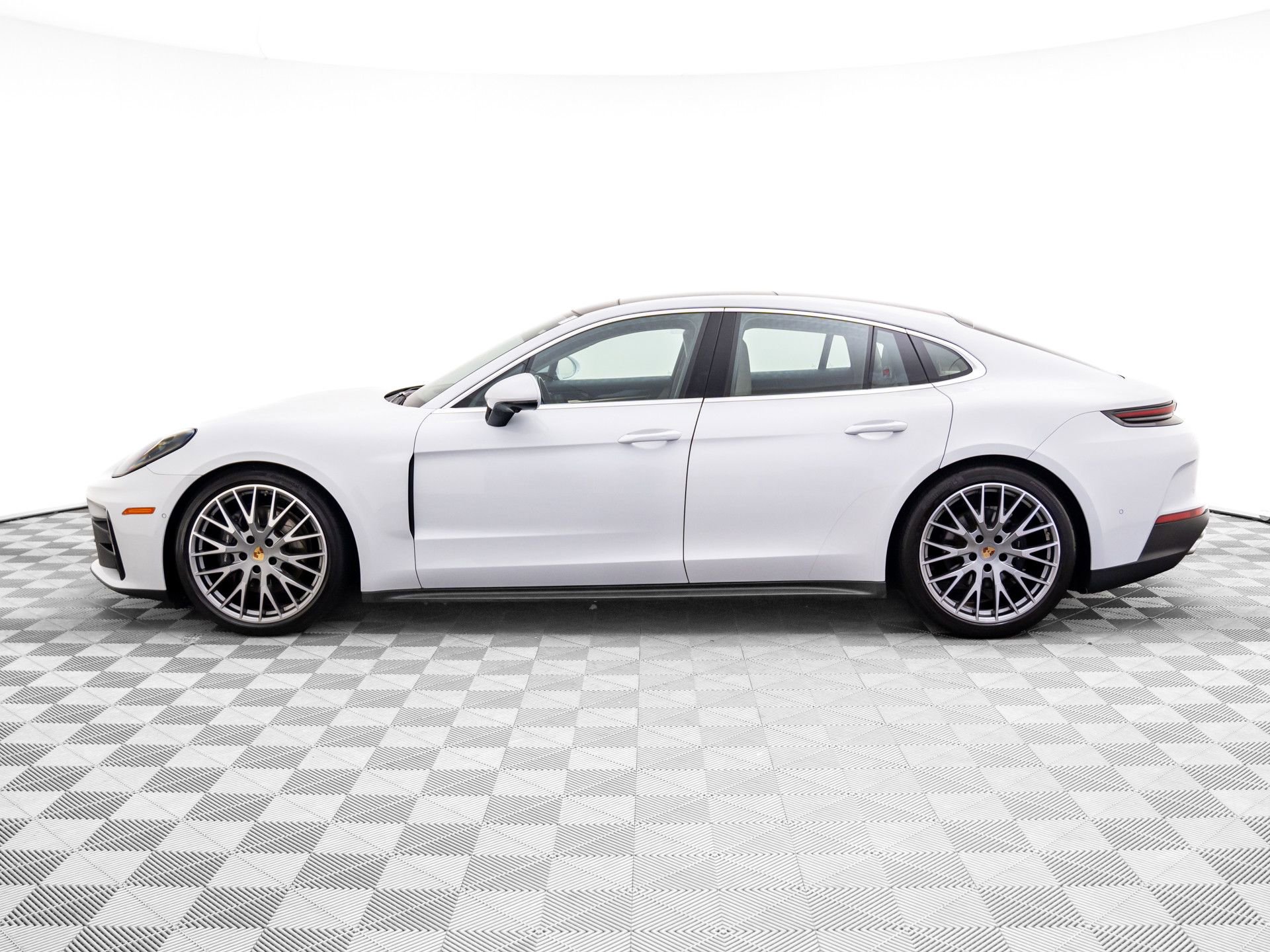 Certified 2024 Porsche Panamera 4 video 2