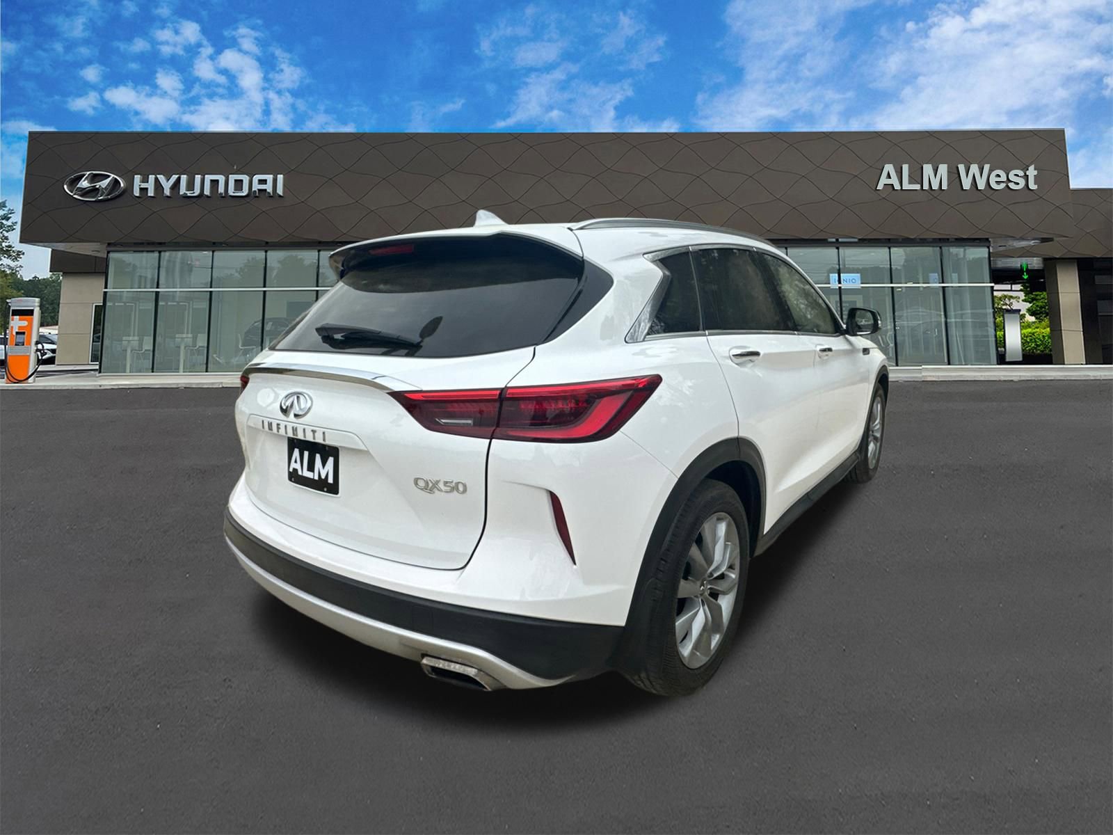 Used 2021 INFINITI QX50 Luxe w/ Cargo Package FWD image 5