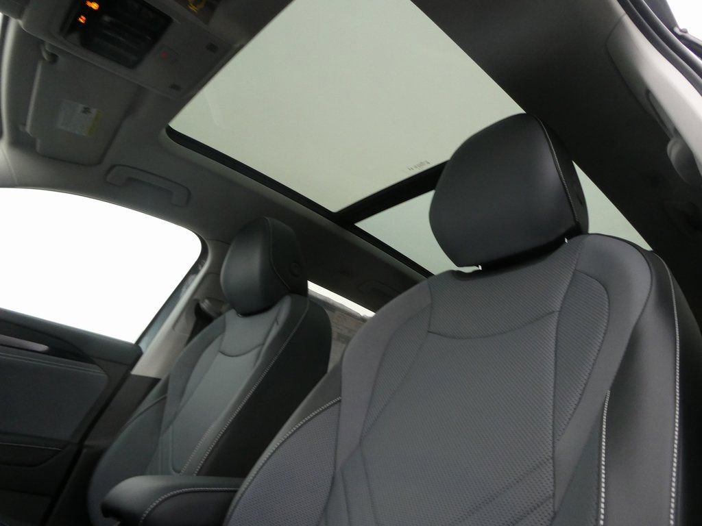 New 2026 Volkswagen Tiguan SE image 22