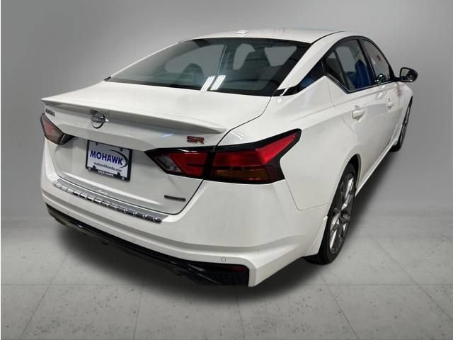 Used 2023 Nissan Altima 2.0 SR FWD image 5