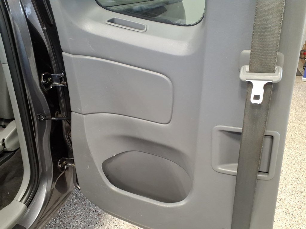 Used 2015 Toyota Tacoma 4x4 Access Cab V6 w/ TRD Sport Package image 19