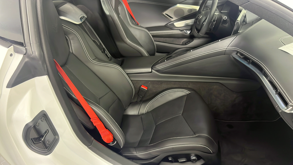 Used 2024 Chevrolet Corvette Stingray Preferred Cpe w/ Z51 Performance Package RWD image 23