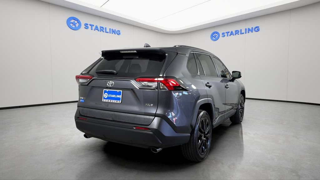 Used 2020 Toyota RAV4 XLE Premium FWD image 9