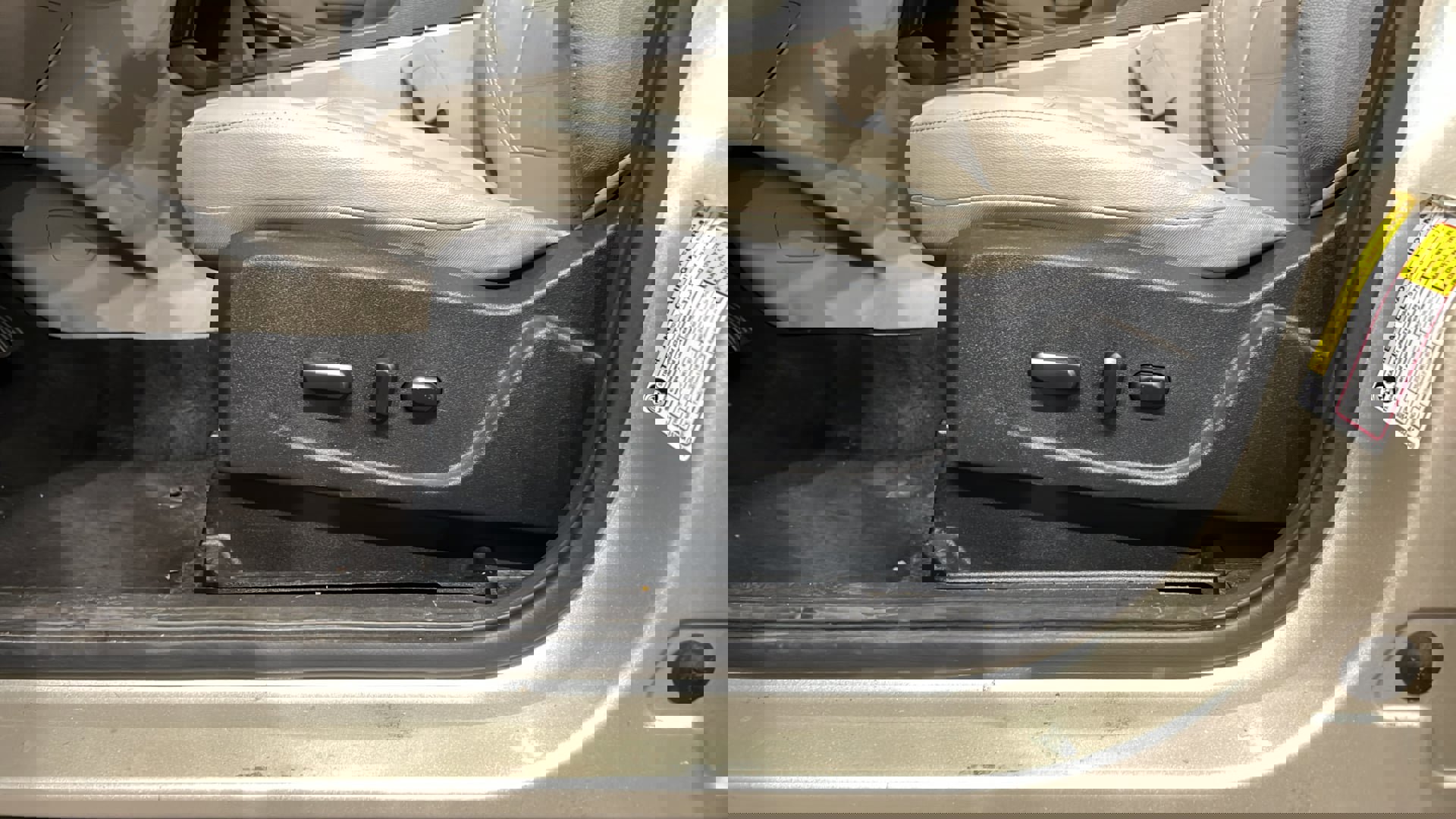 Used 2017 Ford Escape Titanium image 20