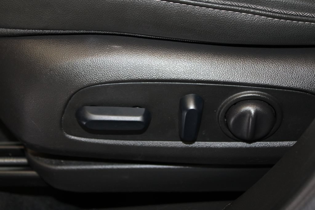 Used 2024 Buick Encore GX Sport Touring w/ Comfort Package FWD image 39