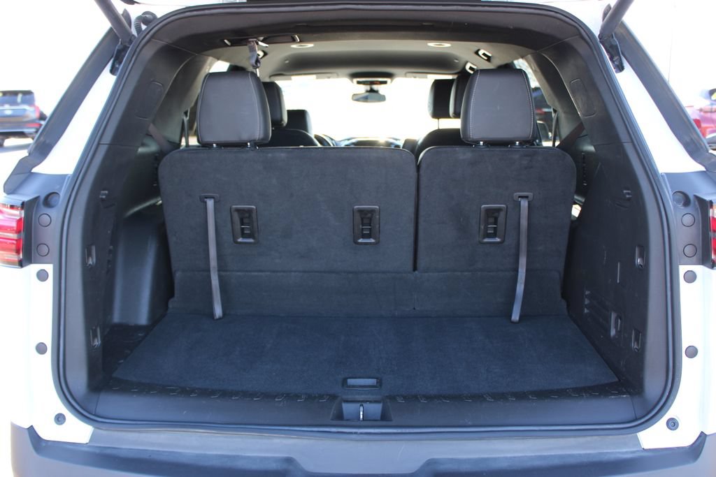 Used 2023 Chevrolet Traverse LT FWD image 17