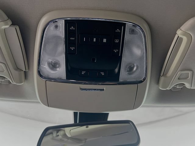 Used 2020 Chrysler 300 Limited RWD image 20