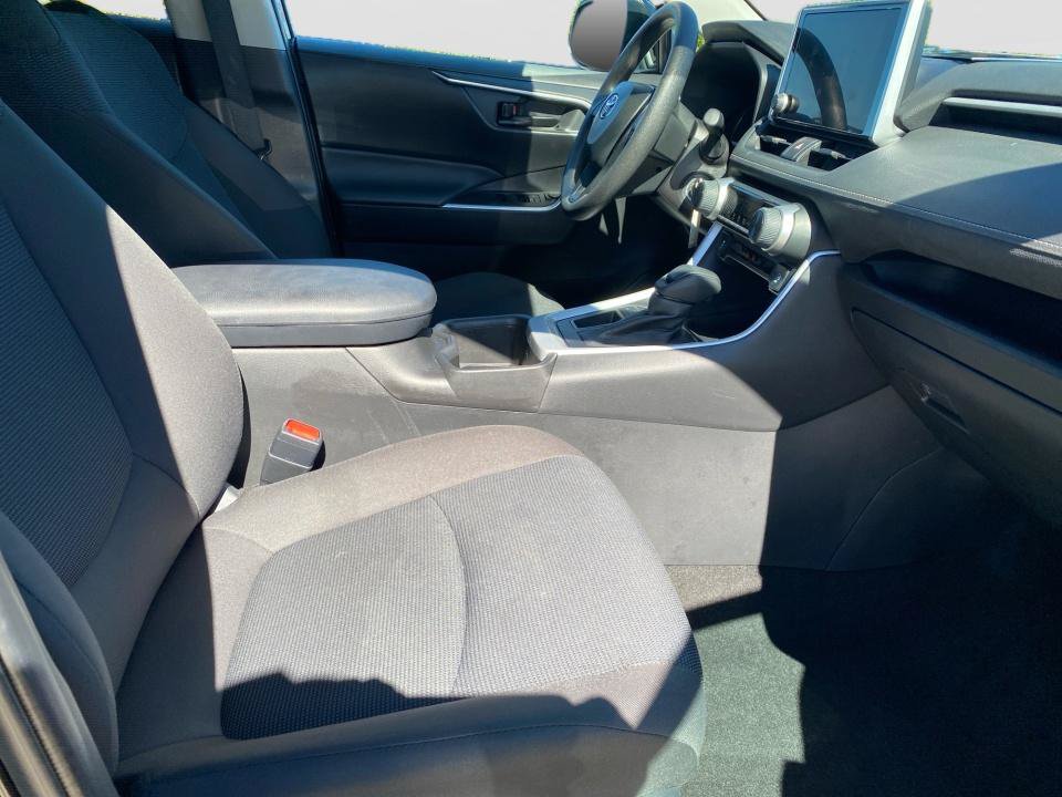 Used 2025 Toyota RAV4 LE FWD image 32