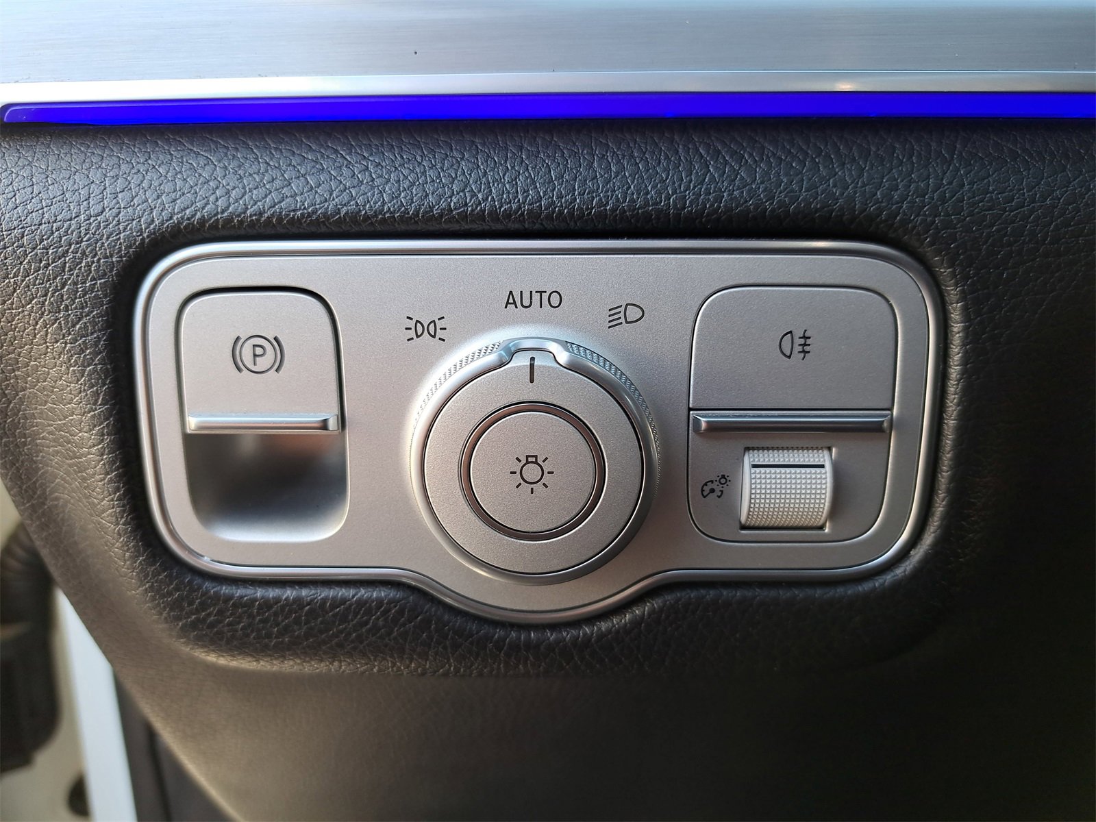 Used 2024 Mercedes-Benz GLE 450e 4MATIC image 29