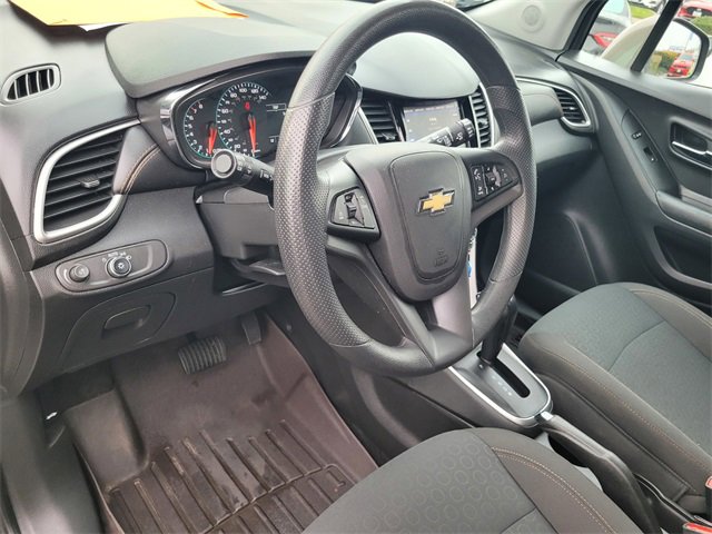 Used 2022 Chevrolet Trax LS w/ Tint and Cruise Package image 12