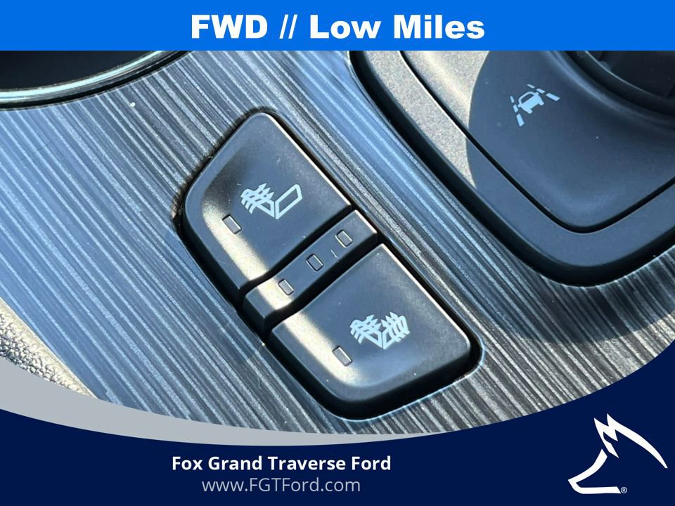 Used 2023 GMC Acadia SLT image 30