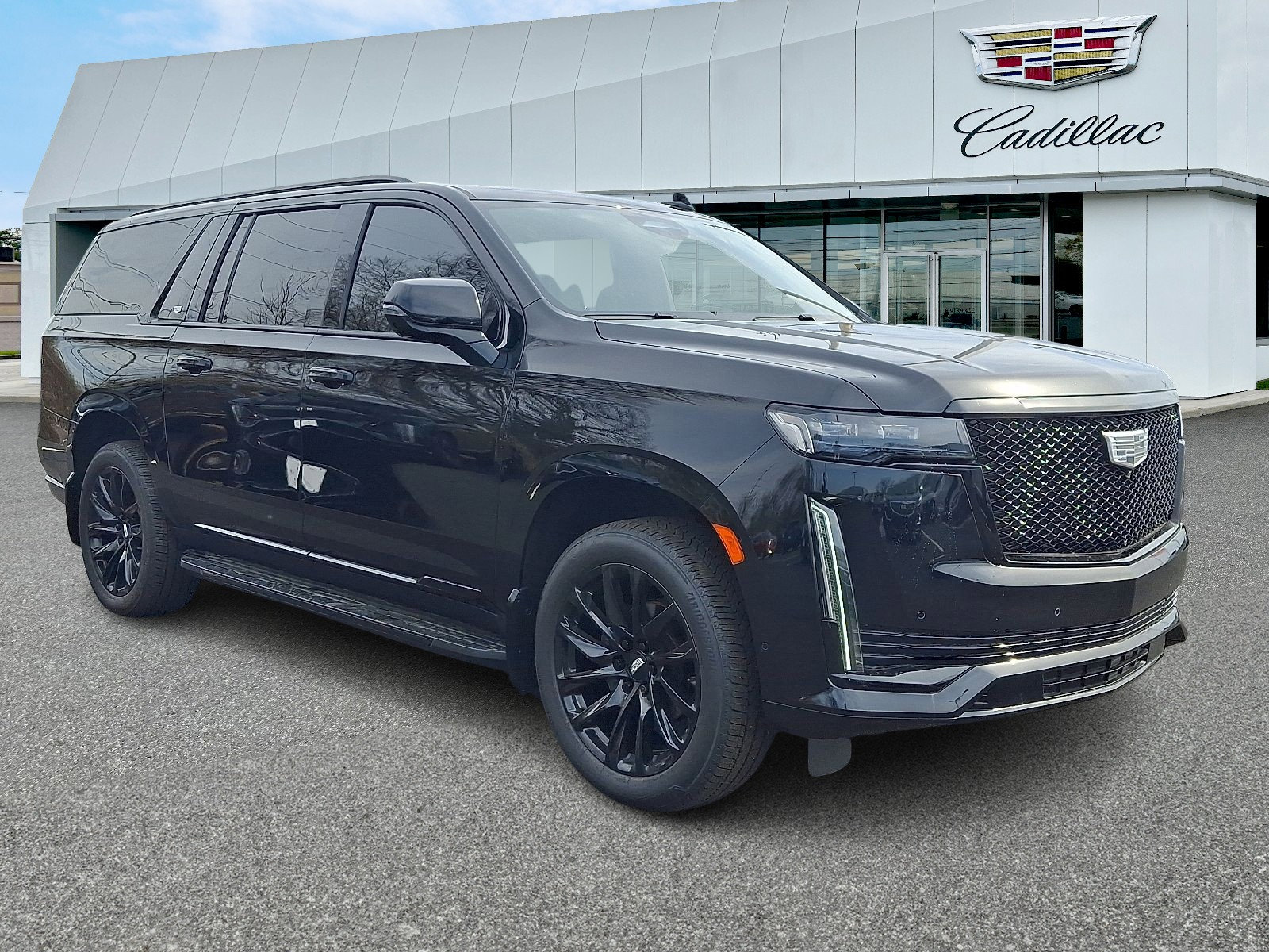 Certified 2022 Cadillac Escalade ESV Sport w/ LPO, ONYX Package AWD/4WD image 7