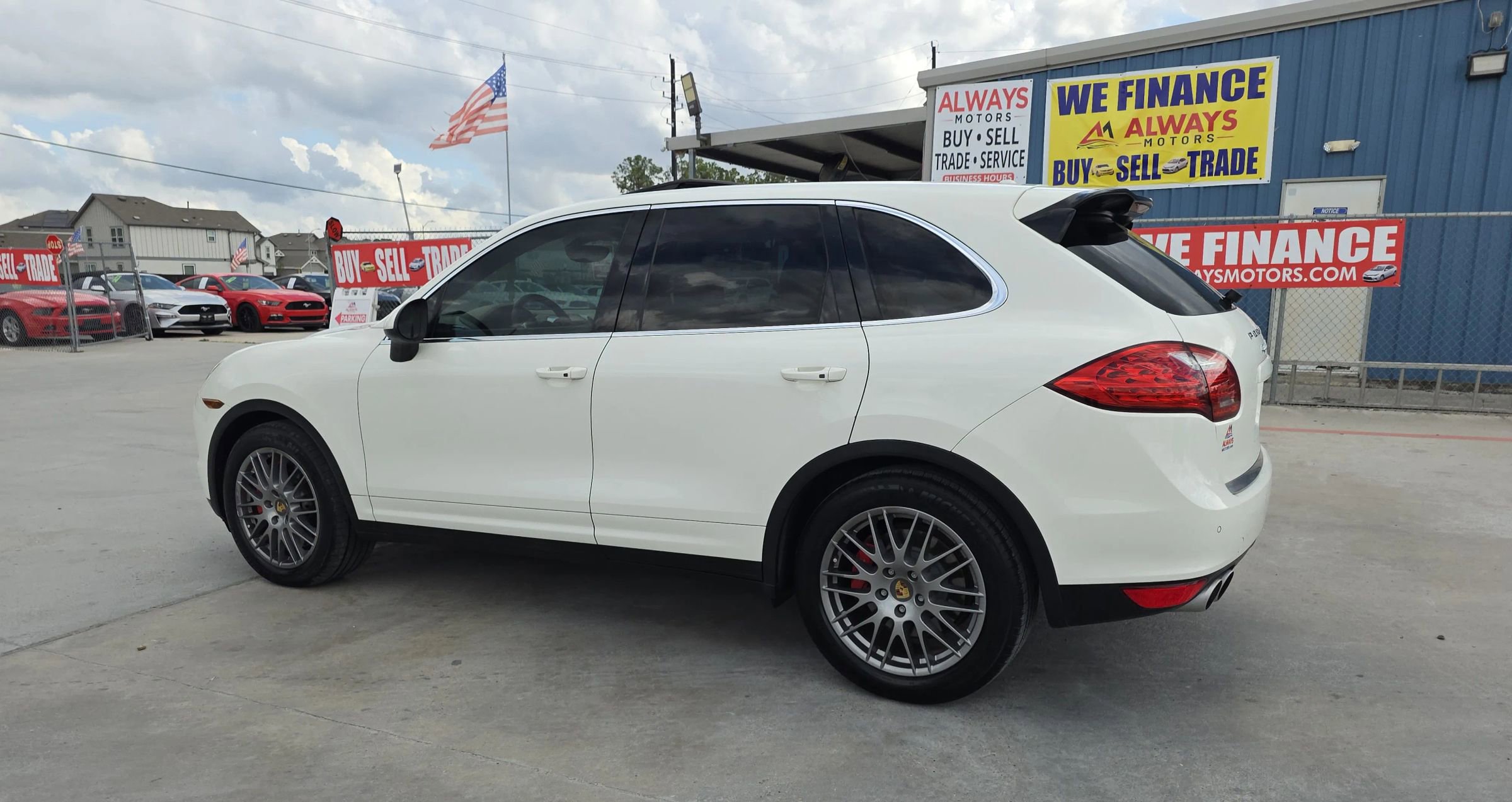 Used 2011 Porsche Cayenne Turbo AWD/4WD image 11