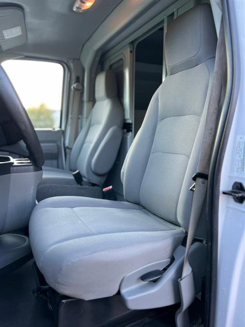 Used 2023 Ford E-350 and Econoline 350 Super Duty w/ Power Windows & Locks Group image 26