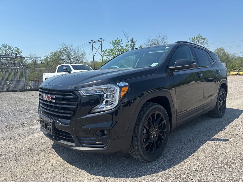 Used 2023 GMC Terrain SLT w/ Elevation Edition AWD/4WD image 5