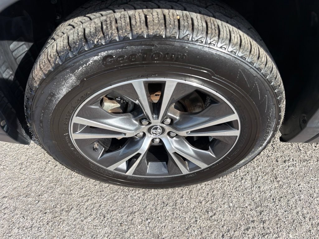Used 2019 Toyota Highlander LE FWD image 23