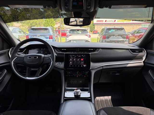 Used 2023 Jeep Grand Cherokee L Laredo AWD/4WD image 23
