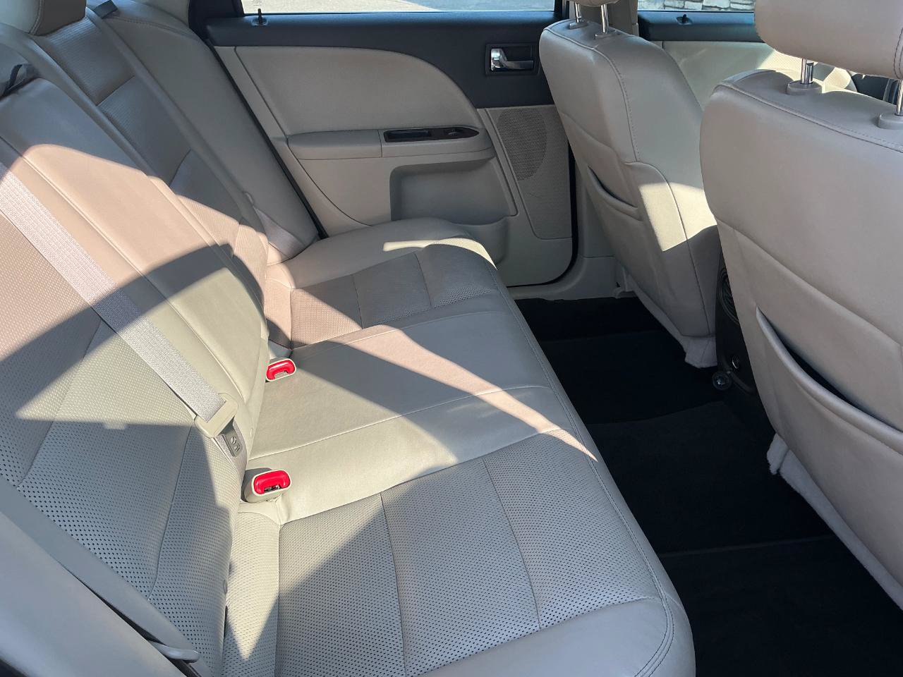 Used 2009 Ford Taurus SEL FWD image 12