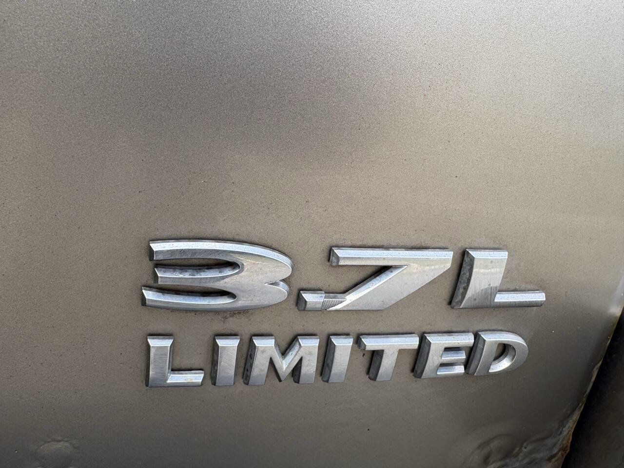 Used 2005 Jeep Liberty Limited image 12