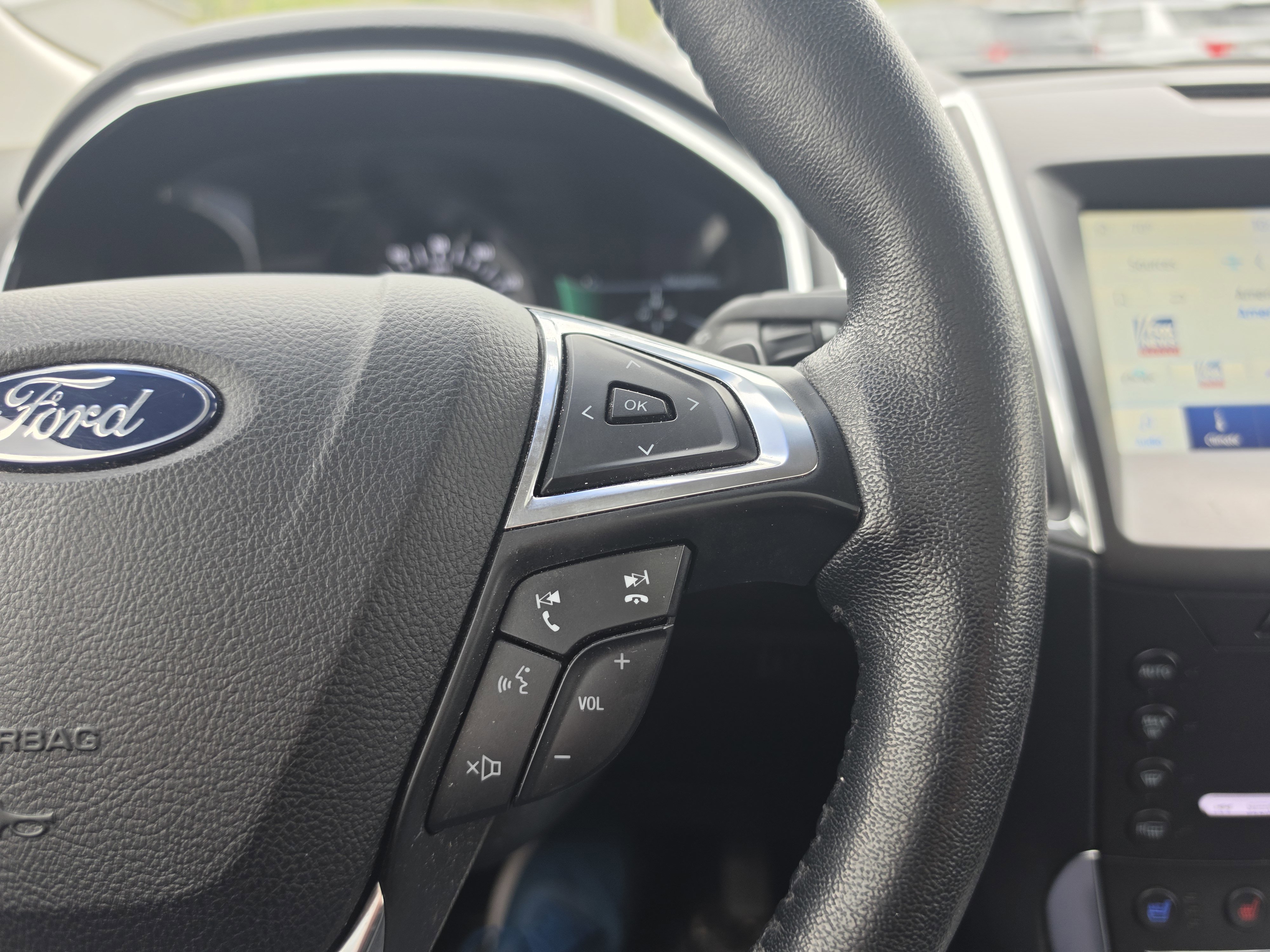 Used 2020 Ford Edge Titanium w/ Equipment Group 301A AWD/4WD image 20