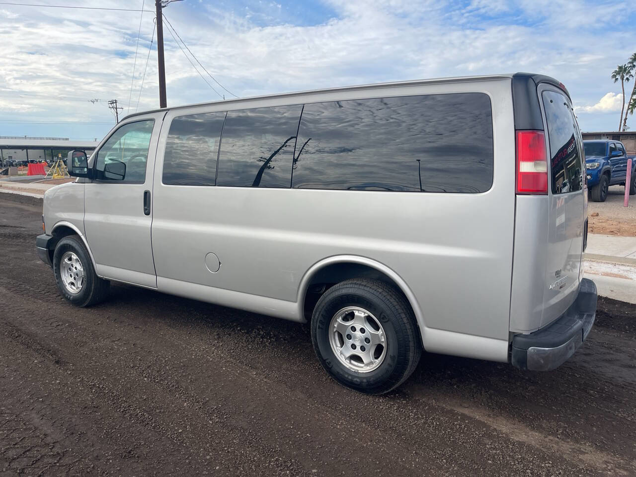 Used 2008 Chevrolet Express 1500 Passenger w/ LT Preferred Equipment Group image 5