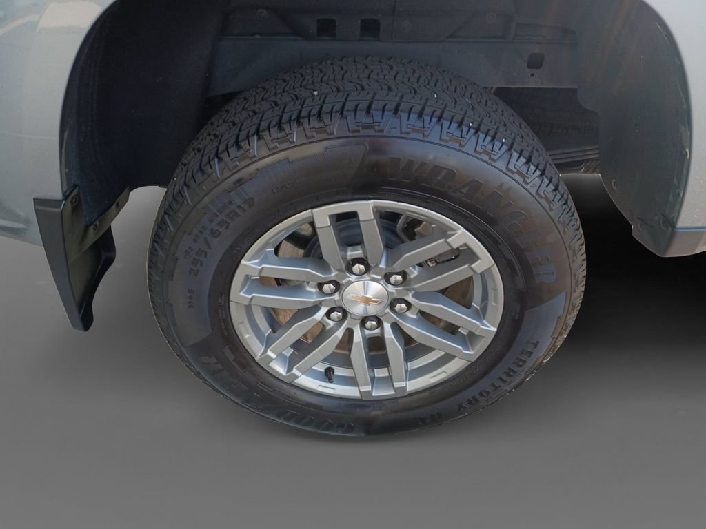 Used 2025 Chevrolet Colorado LT AWD/4WD image 8