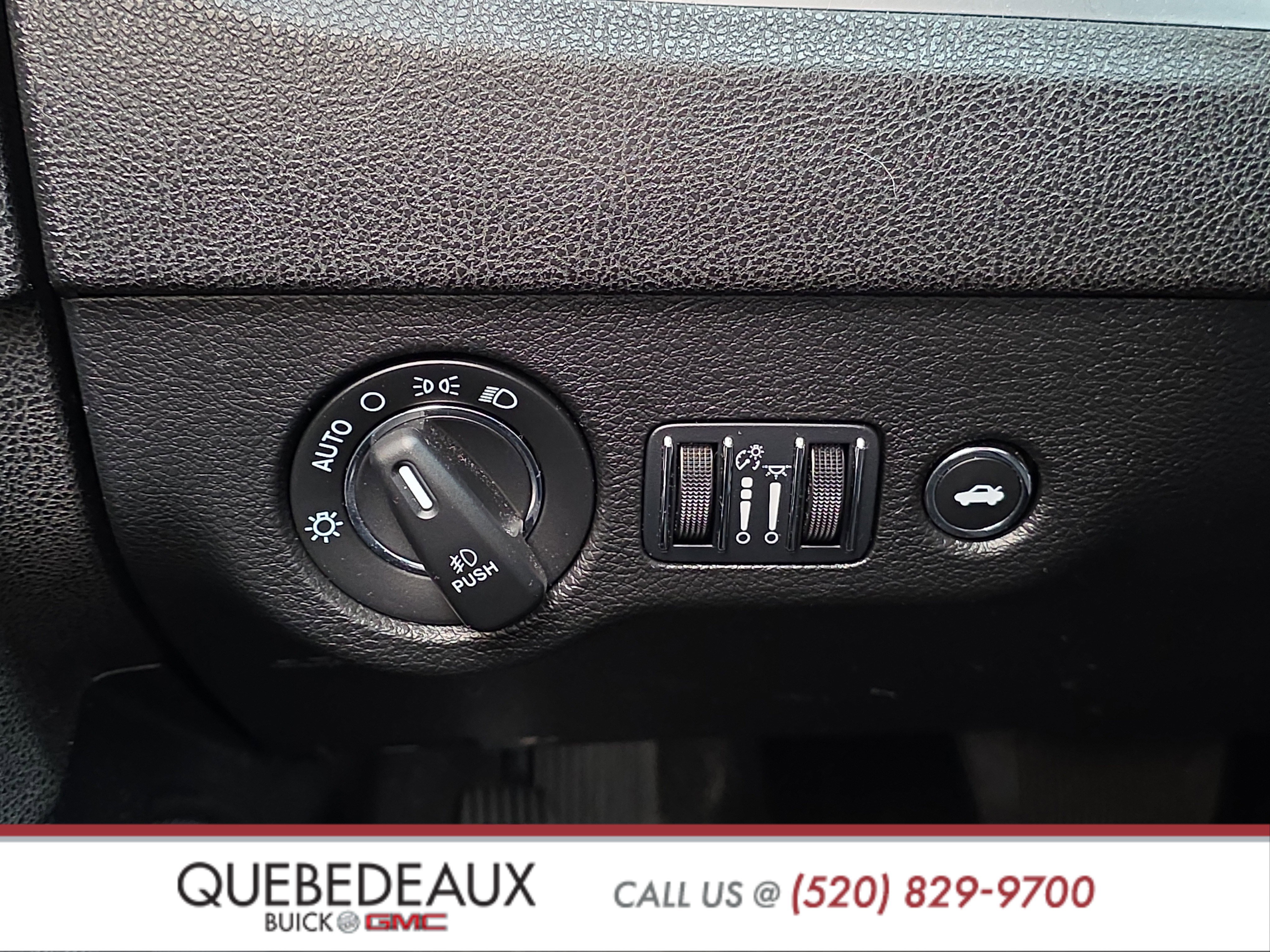 Used 2023 Chrysler 300 Touring L image 22