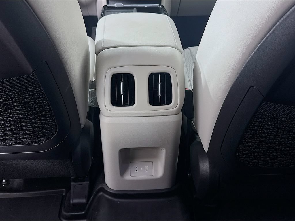 Used 2025 Hyundai Tucson Limited FWD image 28