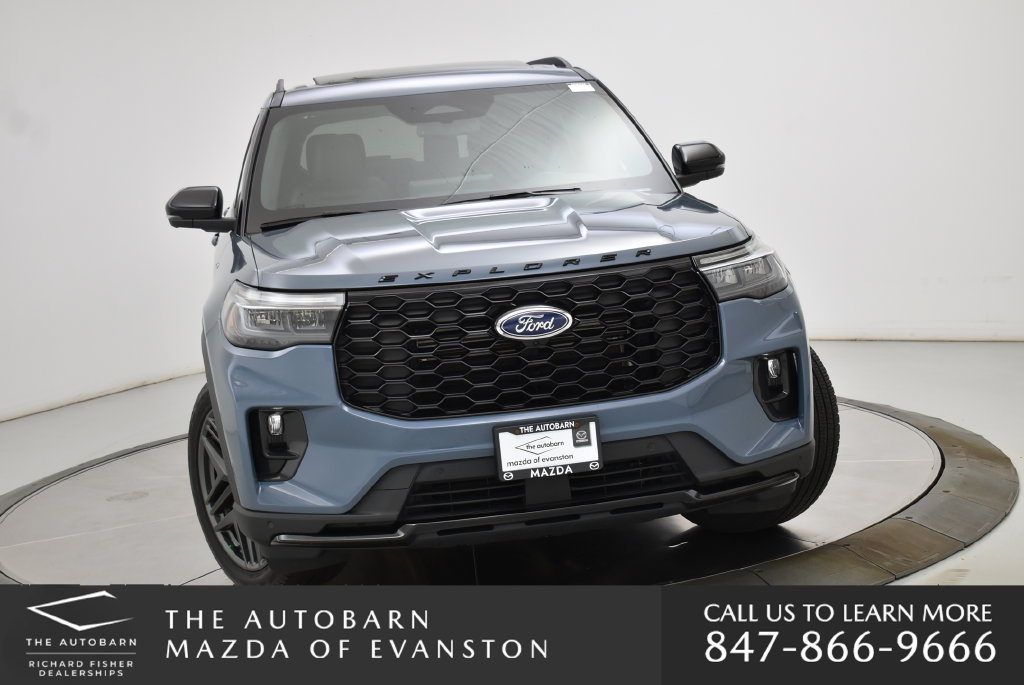 Used 2025 Ford Explorer ST-Line w/ Premium Package AWD/4WD image 4