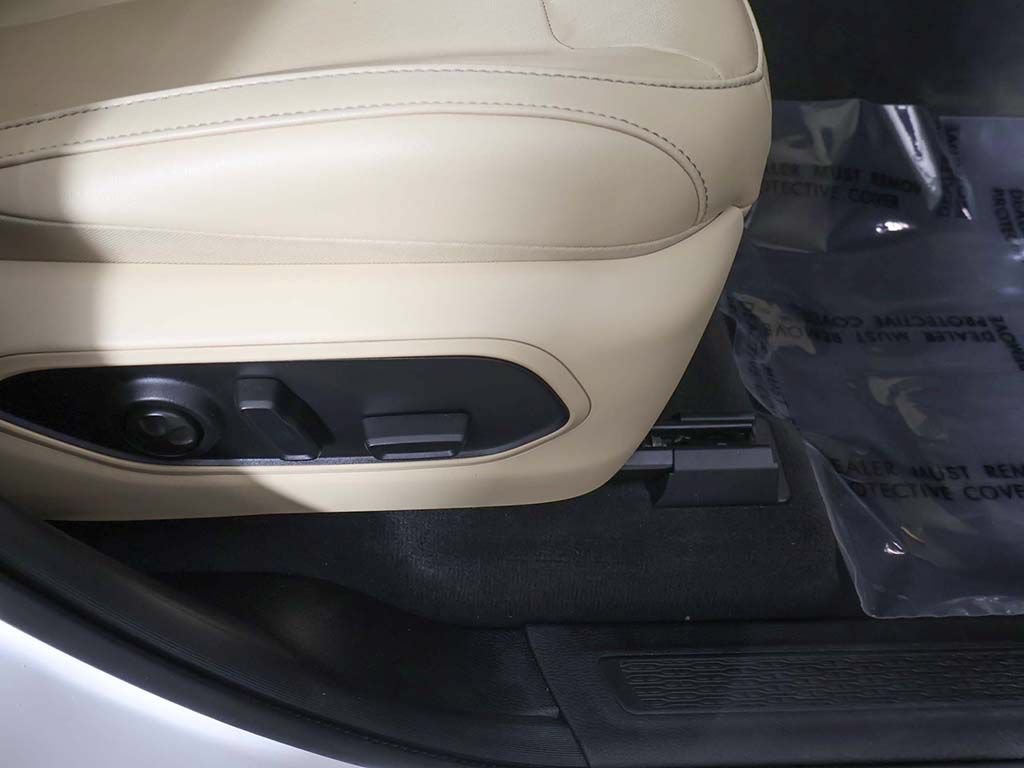 Used 2022 Jeep Grand Cherokee Limited AWD/4WD image 35