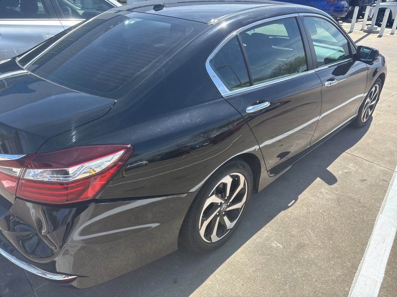 Used 2016 Honda Accord EX image 5
