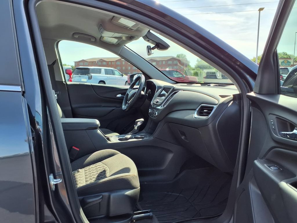 Used 2023 Chevrolet Equinox LT AWD/4WD image 27