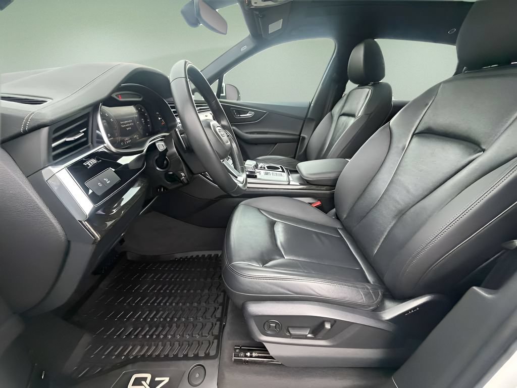 Used 2023 Audi Q7 2.0T Premium w/ Towing Package AWD/4WD image 9