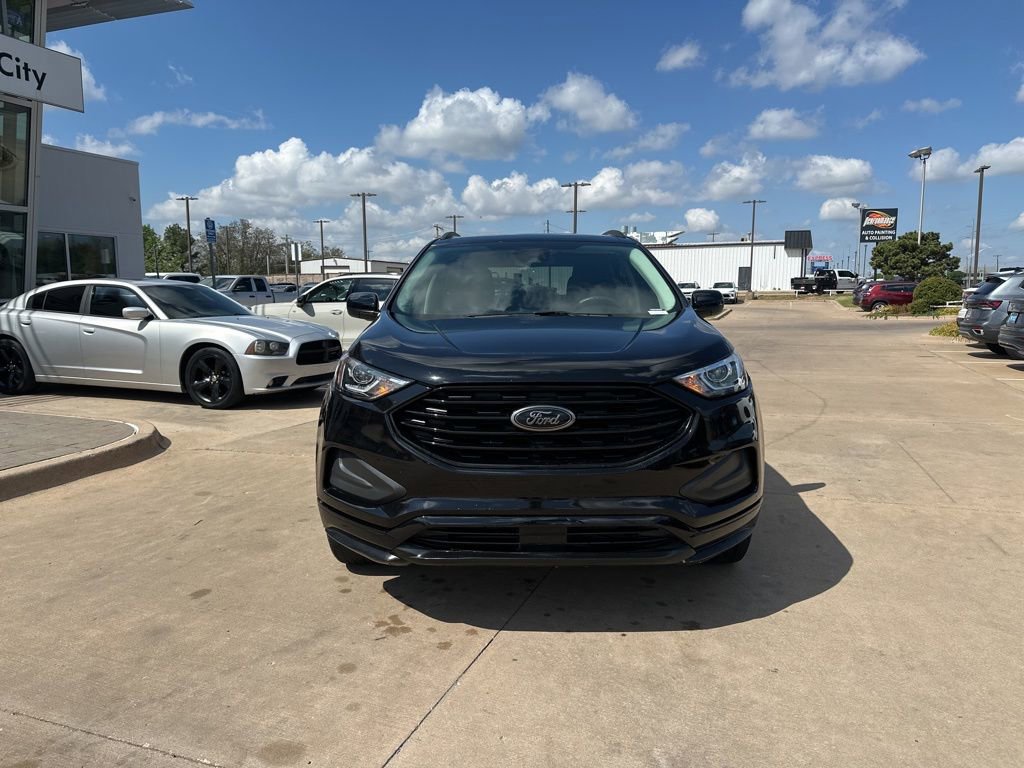 Used 2023 Ford Edge SE w/ Black Appearance Package AWD/4WD image 2