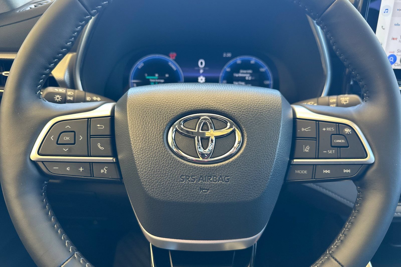Used 2026 Toyota Highlander Platinum AWD/4WD image 27