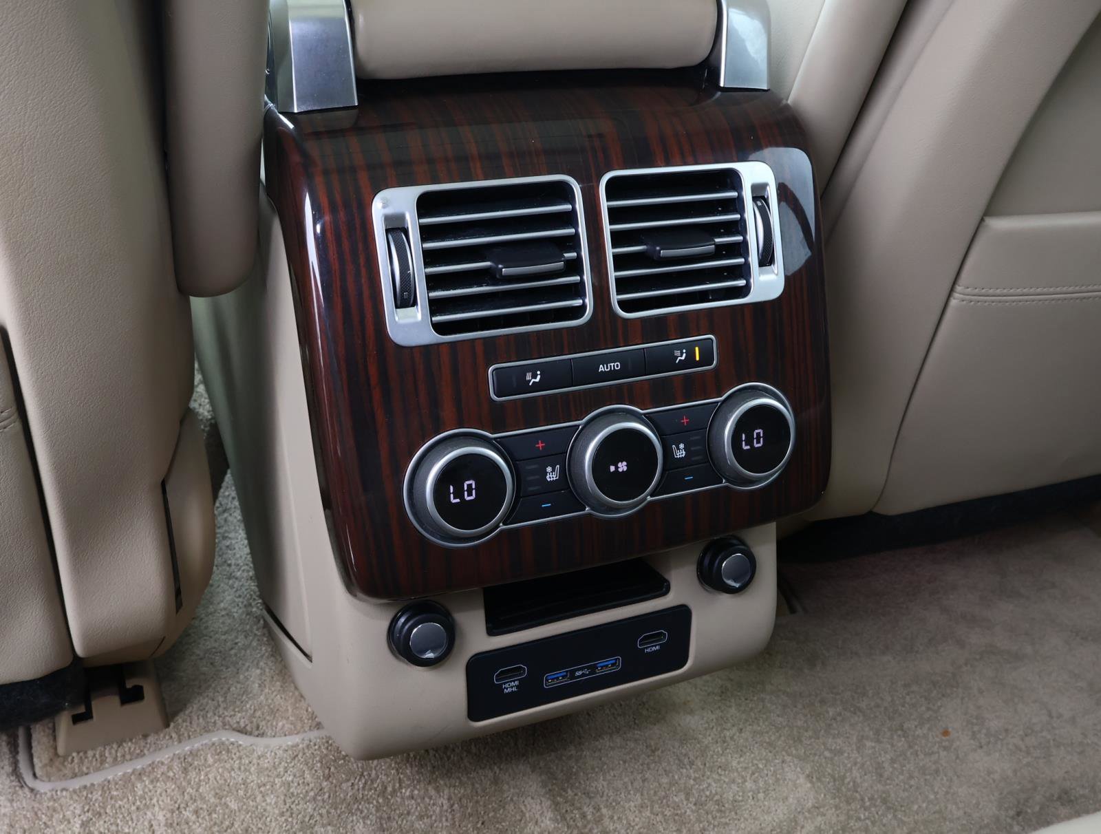 Used 2017 Land Rover Range Rover Supercharged image 13