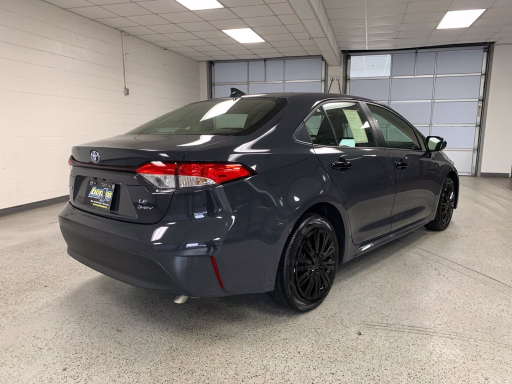 Used 2025 Toyota Corolla LE FWD image 6