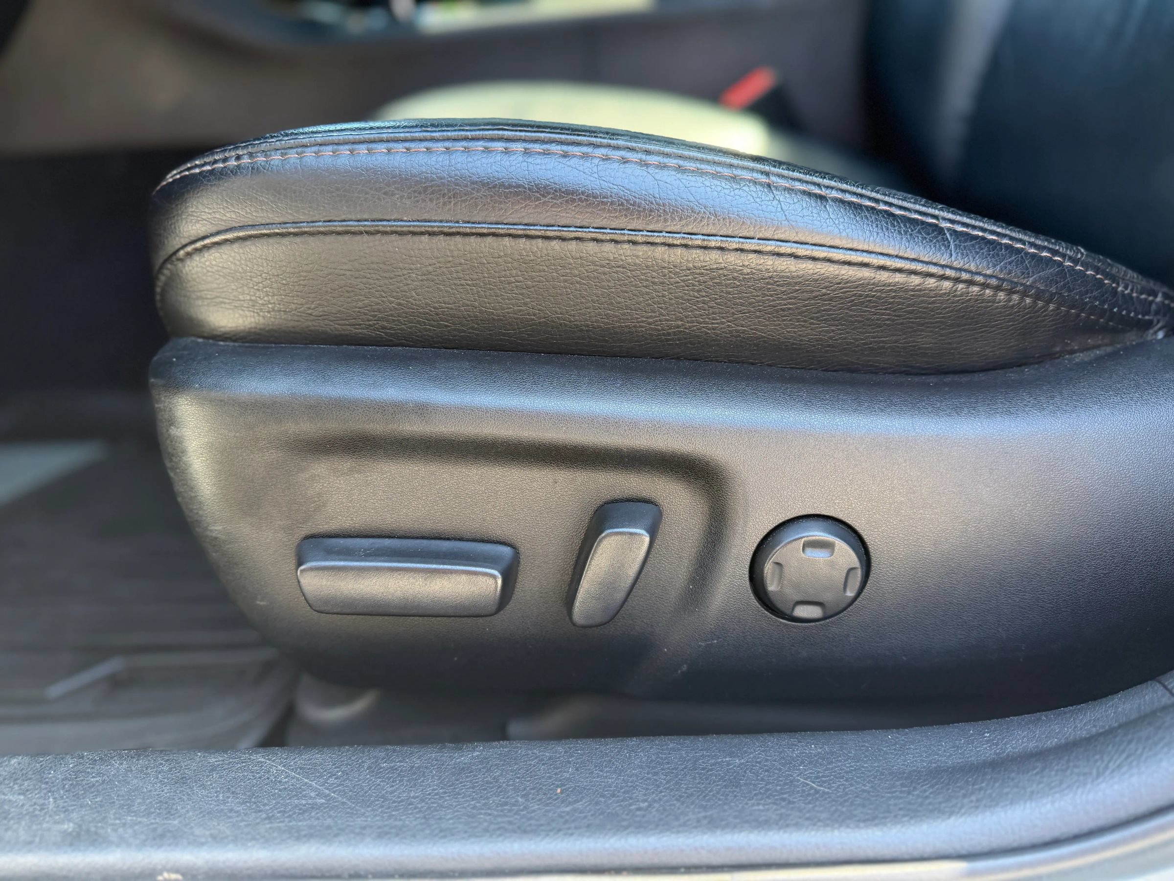 Used 2016 Toyota Avalon XLE Premium FWD image 19