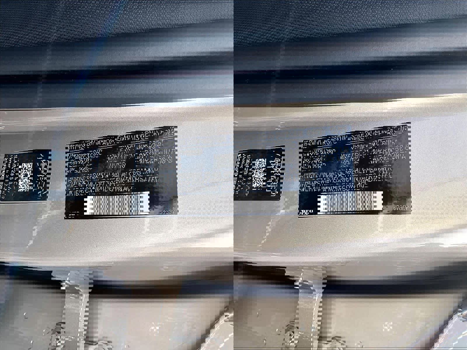 New 2026 Volvo XC90 T8 Plus w/ Protection Package Premier image 36