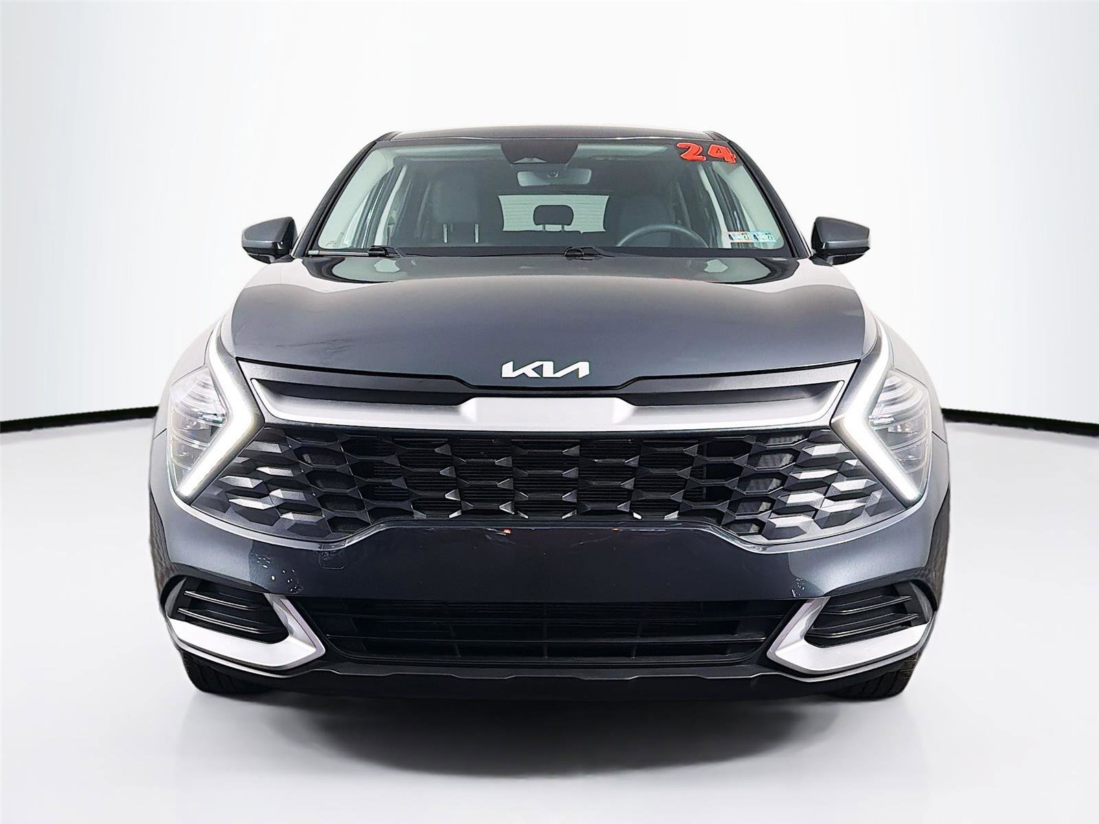 Used 2024 Kia Sportage LX image 2