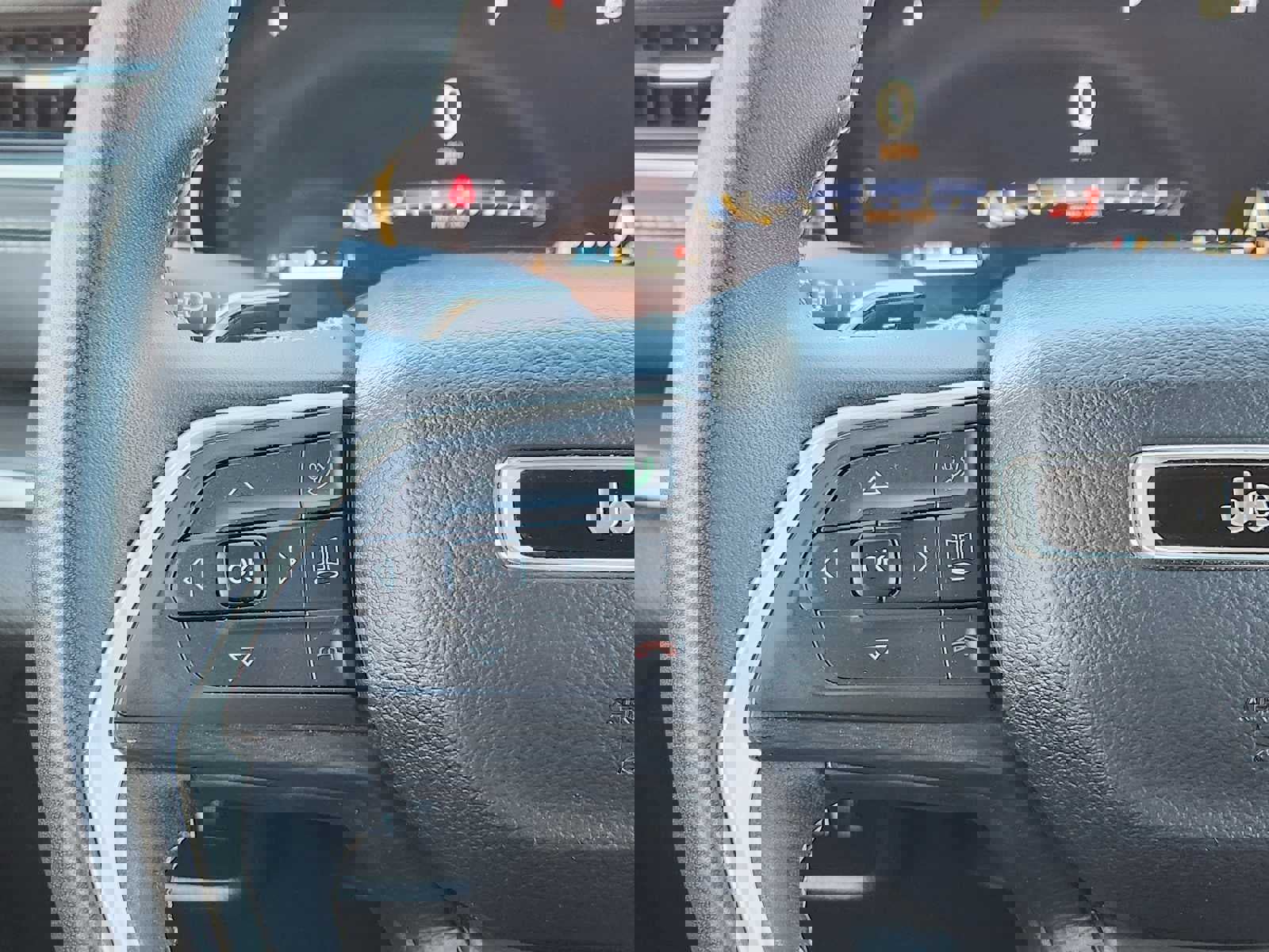 Used 2023 Jeep Grand Cherokee L Laredo image 18