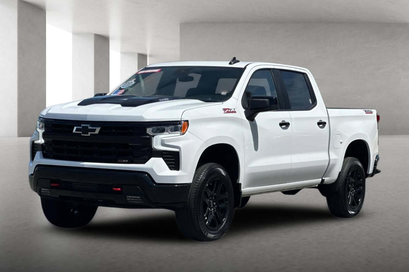 Used 2025 Chevrolet Silverado 1500 LT Trail Boss w/ Protection Package AWD/4WD image 8