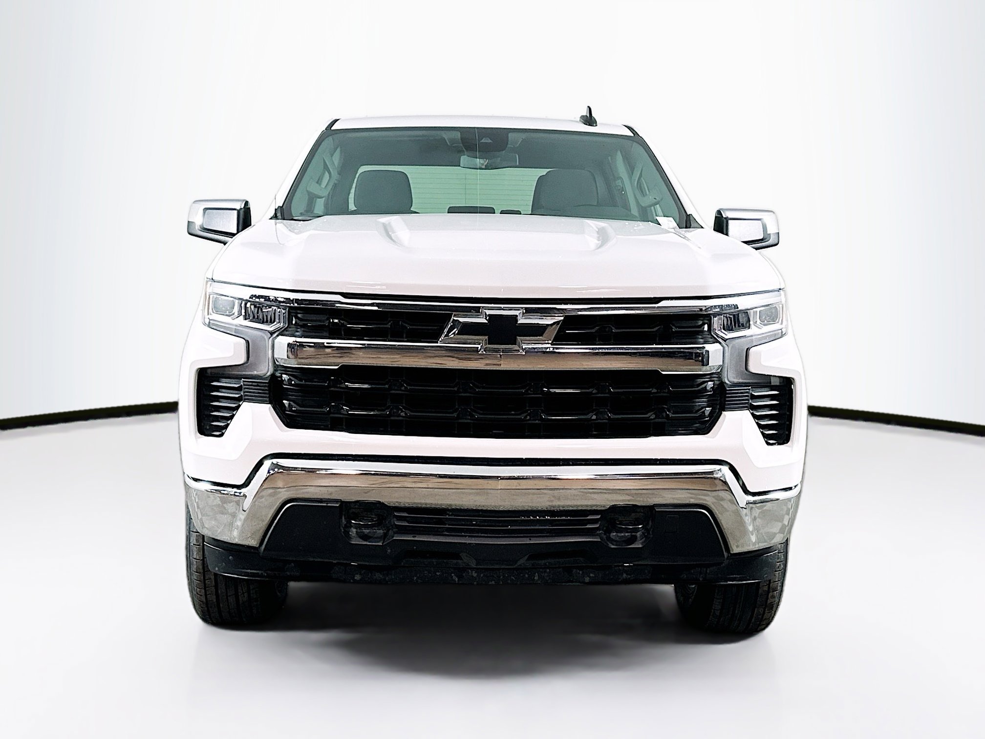 Used 2024 Chevrolet Silverado 1500 LT image 2