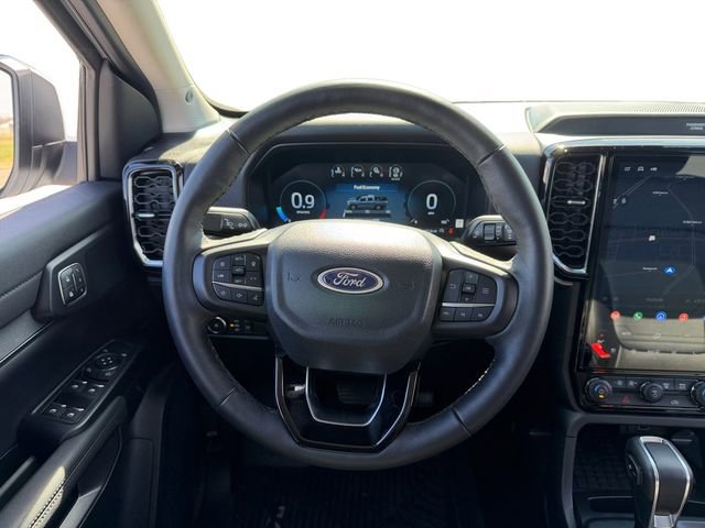 Used 2025 Ford Ranger Lariat w/ FX4 Off-Road Package image 13