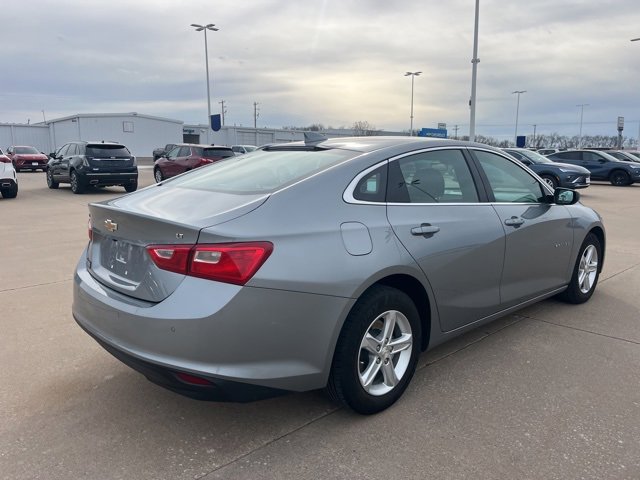Used 2024 Chevrolet Malibu LT image 3